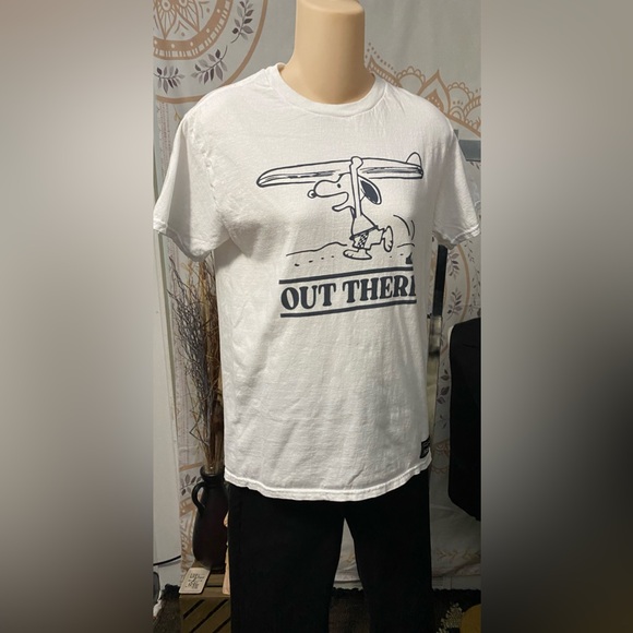 EUC Vintage Quiksilver X Peanuts 100% Cotton Snoopy T-shirt Small “Out There” - Picture 2 of 7